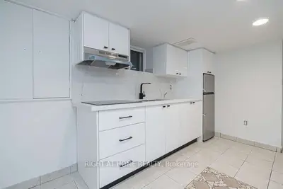 157 Woodycrest Avenue S 157, Toronto E03, On M4j 3b8