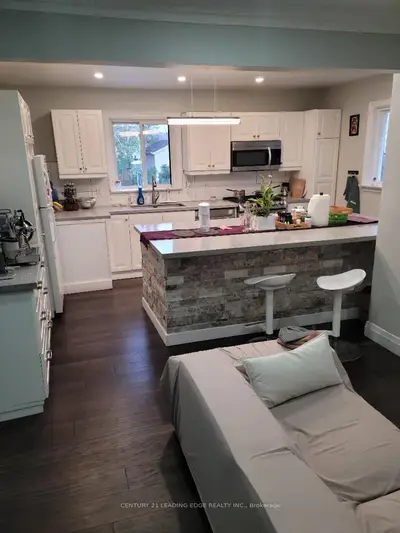 Upper Level in Toronto