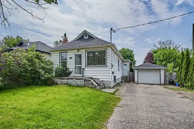 293 College Avenue, Oshawa, On L1j 1r9