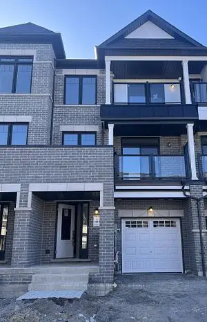 Att/Row/Townhouse in Oshawa