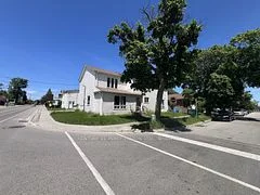 86 Brock Street E 2nd Flr, Oshawa, On L1g 3v4