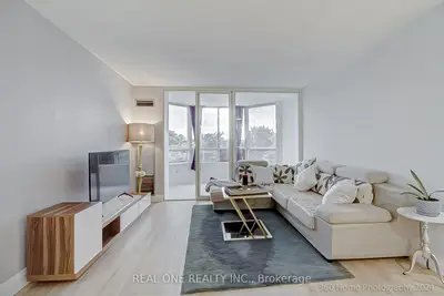 300 Alton Towers Circle 312, Toronto E07, On M1v 4x9