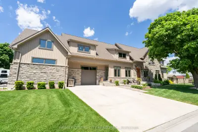 20 Eastwood Avenue N, Oshawa, On L1g 3y6
