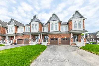 Att/Row/Townhouse in Oshawa
