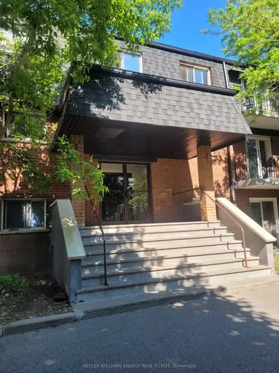 576 Mary Street E 101, Whitby, On L1n 2r3