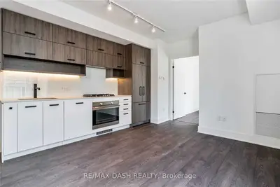 1888 Queen Street E 205, Toronto E02, On M4l 1h4
