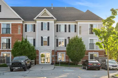 98 Aspen Springs Drive 205, Clarington, On L1c 5n7