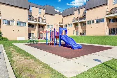 100 Mornelle Court 2064, Toronto E09, On M1e 4x2
