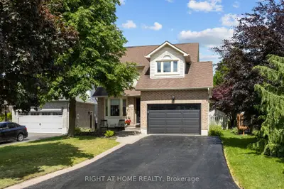Detached in Oshawa