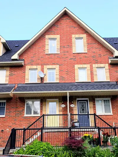 Att/Row/Townhouse in Pickering