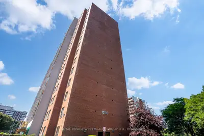 Condo Apartment in Toronto