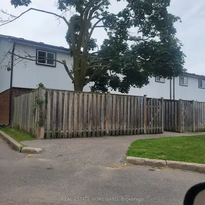 Condo Townhouse in Oshawa