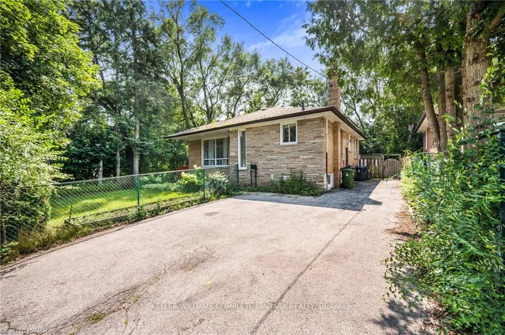 826 Scarborough Golf Club Road, Toronto E09, On M1g 1j3