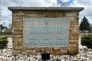 300 Alton Towers Circle 211, Toronto E07, On M1v 4x9