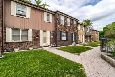 Condo Townhouse in Toronto