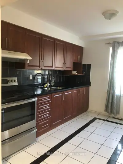 47 Horseley Hill Drive Main Fl, Toronto E11, On M1b 1w4