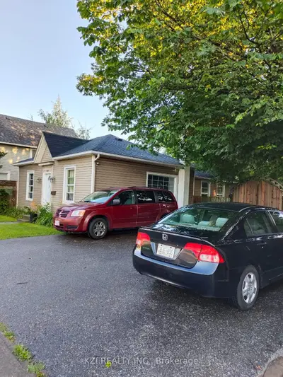 Detached in Oshawa