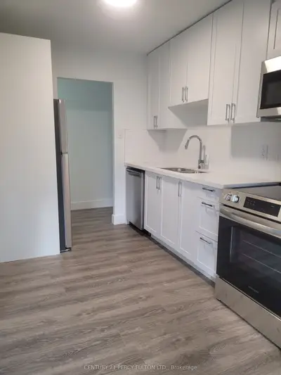 Condo Apartment in Whitby
