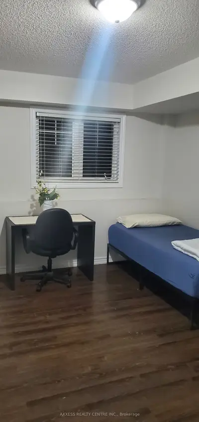 Att/Row/Townhouse in Clarington