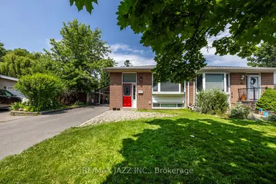 Semi-Detached in Ajax