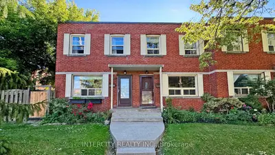 Condo Townhouse in Toronto