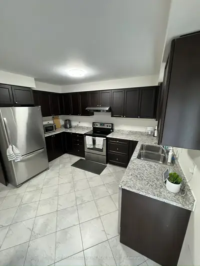 199 Lady Angela Avenue, Oshawa, On L1l 0k3