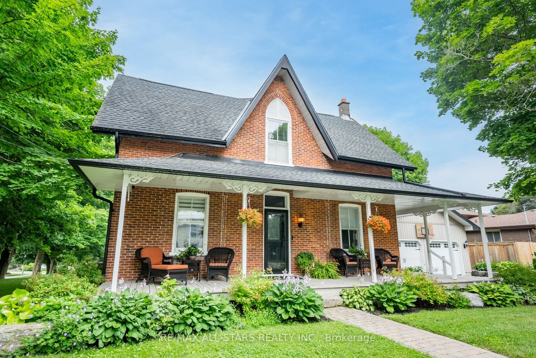 Detached in Scugog