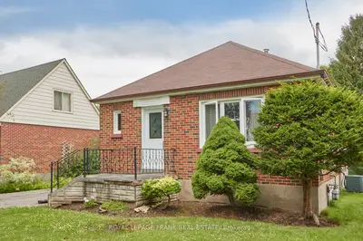 18 Flett Street, Clarington, On L1c 2k2