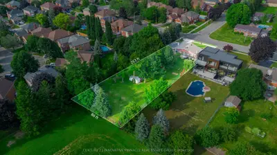 Detached in Whitby