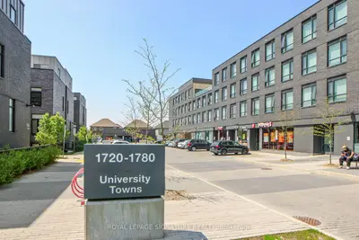 Condo Townhouse in Oshawa