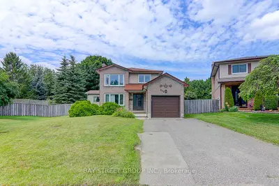 Detached in Oshawa