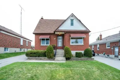 224 College Avenue Main, Oshawa, On L1j 1r7
