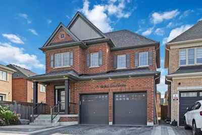 Detached in Oshawa