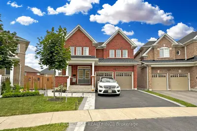 Detached in Oshawa