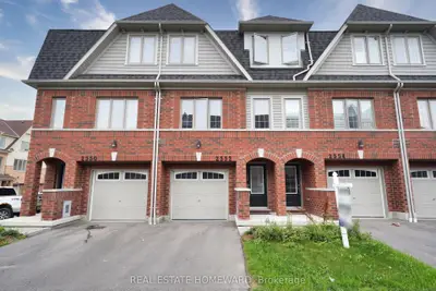 Condo Townhouse in Oshawa
