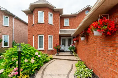 43 Greenbush Place, Whitby, On L1r 1t6