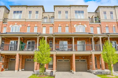 Condo Townhouse in Oshawa