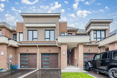 Condo Townhouse in Clarington