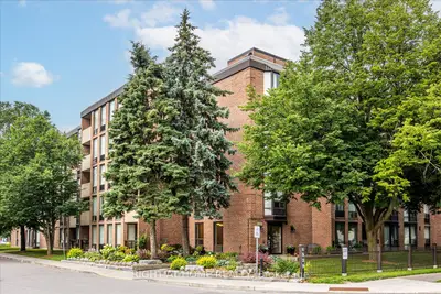 1525 Diefenbaker Court 401, Pickering, On L1v 3w1