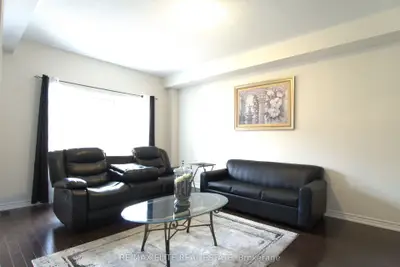 177 Douglas Kemp Cres Crescent Main F1, Clarington, On L1c 7e4