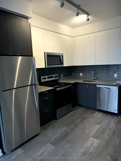 1010 Dundas Street 313, Whitby, On L1n 2k2