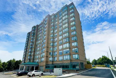 Condo Apartment in Whitby
