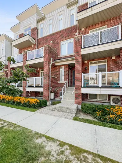 Condo Townhouse in Pickering