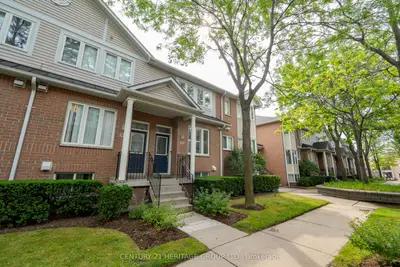 Condo Townhouse in Toronto