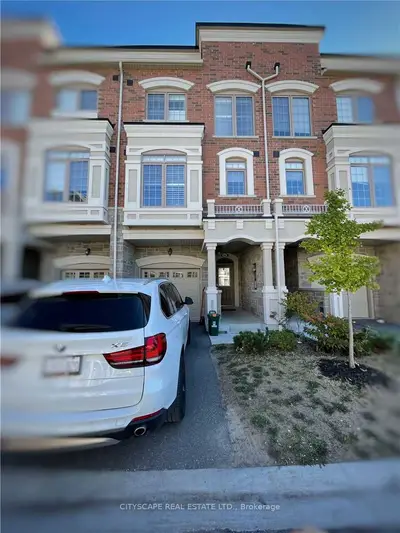 42 Harwood Avenue N, Ajax, On L1t 0p4
