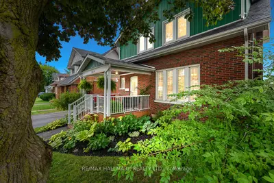 Detached in Oshawa