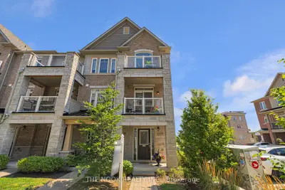Condo Townhouse in Pickering