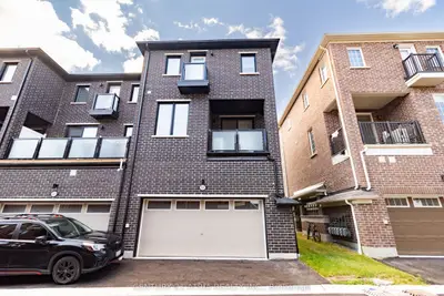 Att/Row/Townhouse in Pickering
