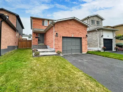 Detached in Oshawa