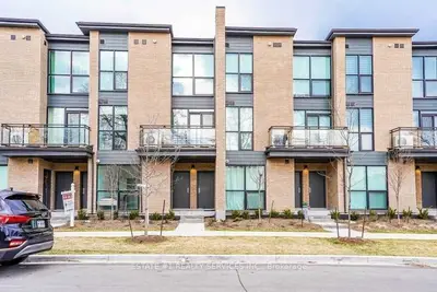 Condo Townhouse in Toronto